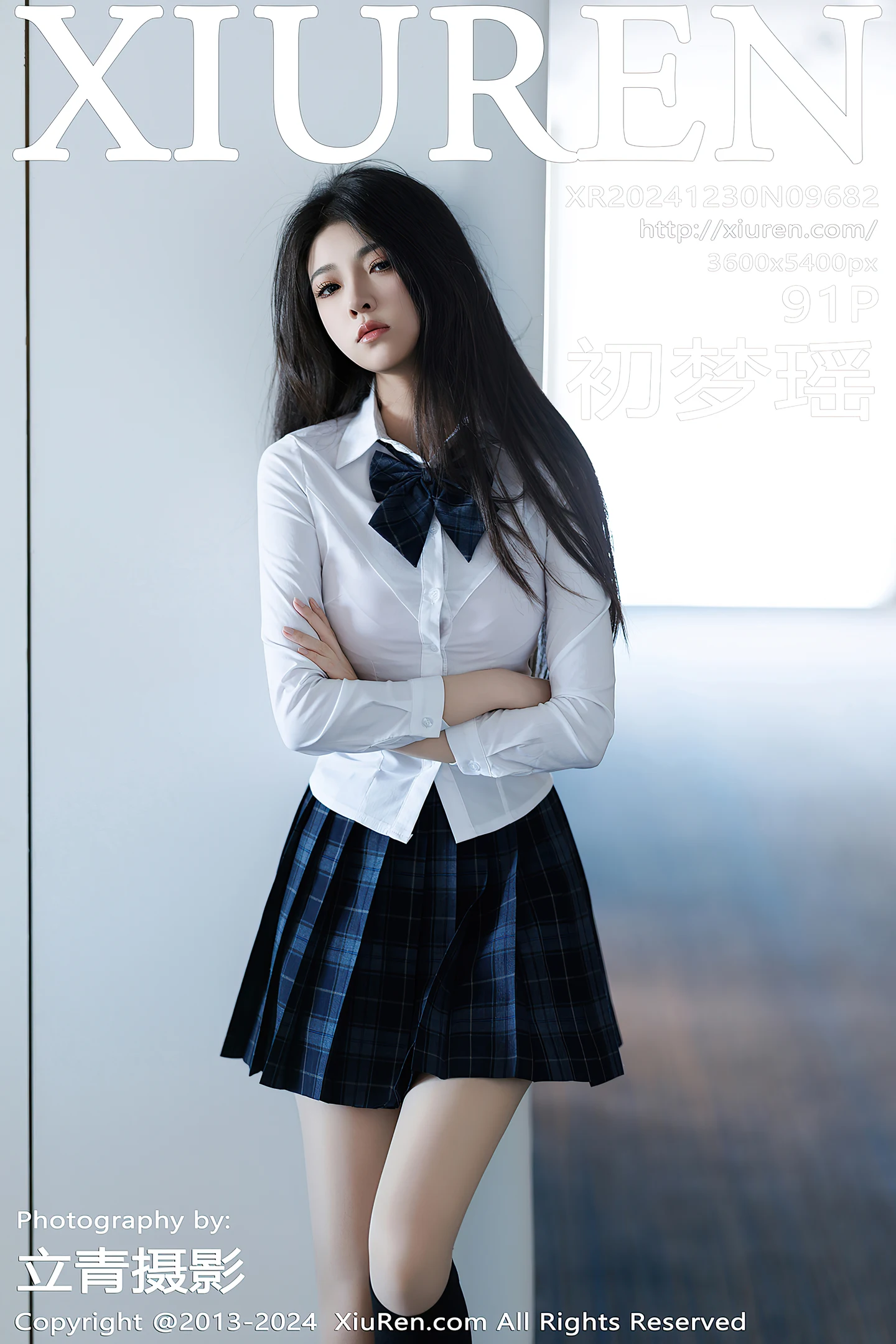 [XiuRen秀人网] VOL.9682 模特初梦瑶性感白T露粉红色内衣配超薄肉丝秀完美身材诱惑写真91P-秀人网官方网站